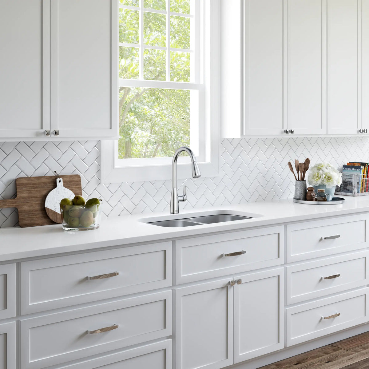 Colony® PRO Single-Handle Pull-Down Dual Spray Kitchen Faucet 1.5 gpm/5.7 L/min // POLISHED CHROME // 153335_B-7077300.002_1_0_CDNwebp_d9aded2d-06af-4378-8711-a2e7ff3f6979.webp