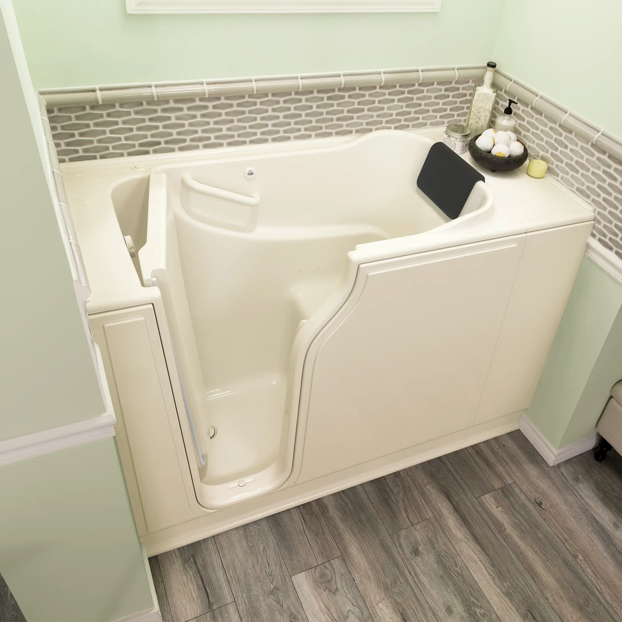 Gelcoat Premium Series 30 x 52 -Inch Walk-in Tub With Air Spa System - Left-Hand Drain // LINEN // 166838_3052_105_ALL_2017_sq_0_CDNwebp.webp