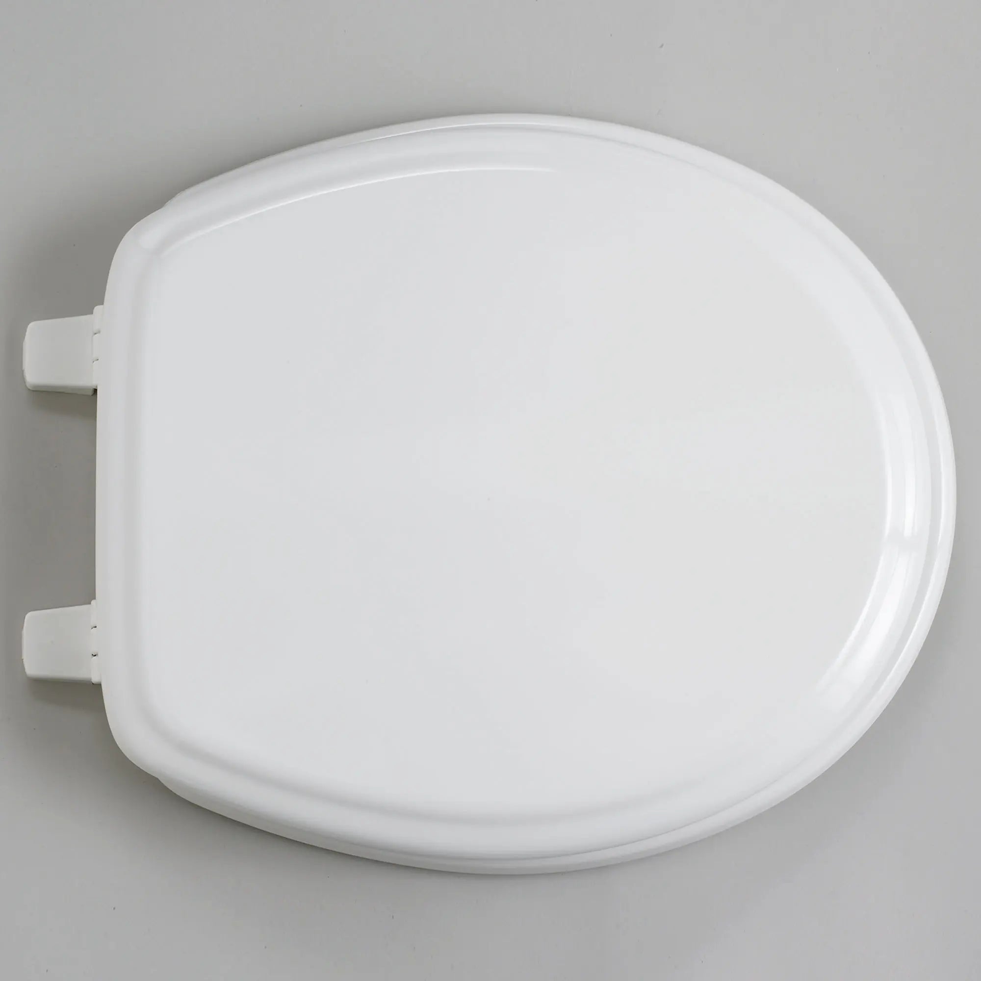 EverClean Toilet Seat w/ Slow-Close, Hinges // WHITE // 167387_P-5320110020_02_0_CDNwebp.webp