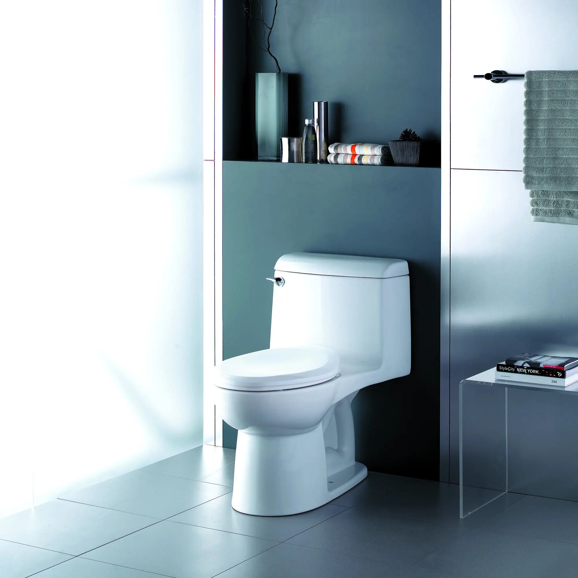 Champion® 4 One-Piece 1.6 gpf/6.0 Lpf Standard Height Elongated Toilet With Seat // WHITE // 168028_B-2004314020_0_CDNwebp.webp