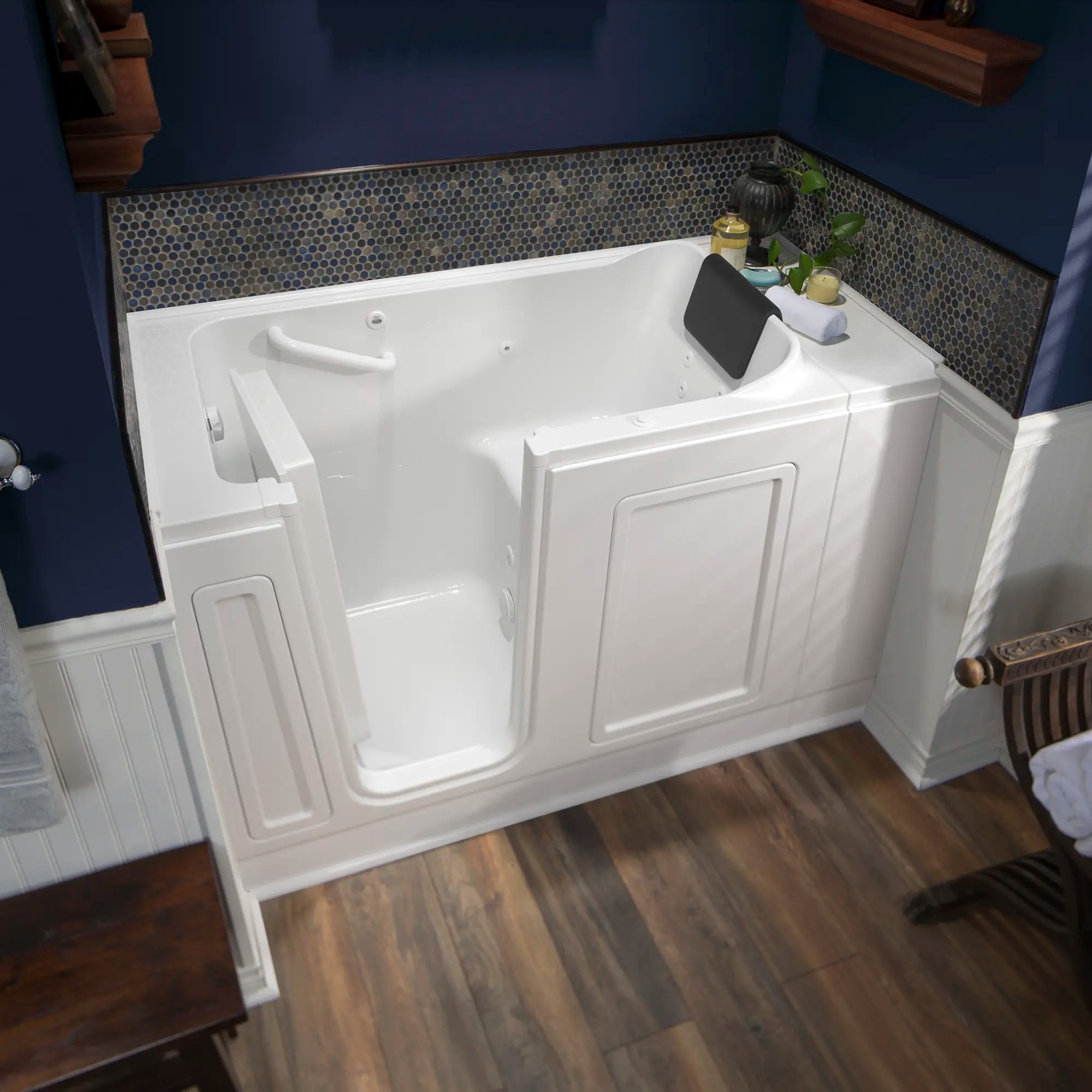 Acrylic Luxury Series 30 x 51 -Inch Walk-in Tub With Whirlpool System - Left-Hand Drain // WHITE // 170378_3051_115_WLW_2017_sq_0_CDNwebp.webp