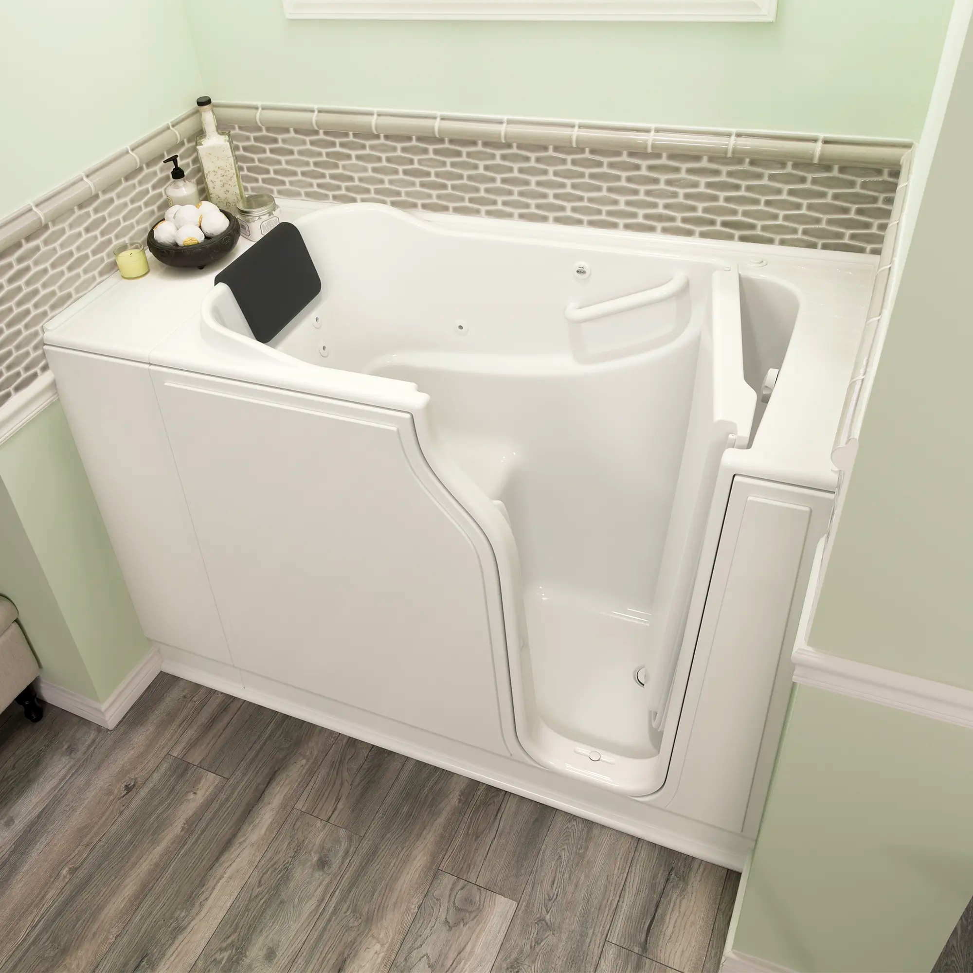 Gelcoat Premium Series 30 x 52 -Inch Walk-in Tub With Whirlpool System - Right-Hand Drain // WHITE // 170406_3052_105_WRW_2017_sq_0_CDNwebp.webp