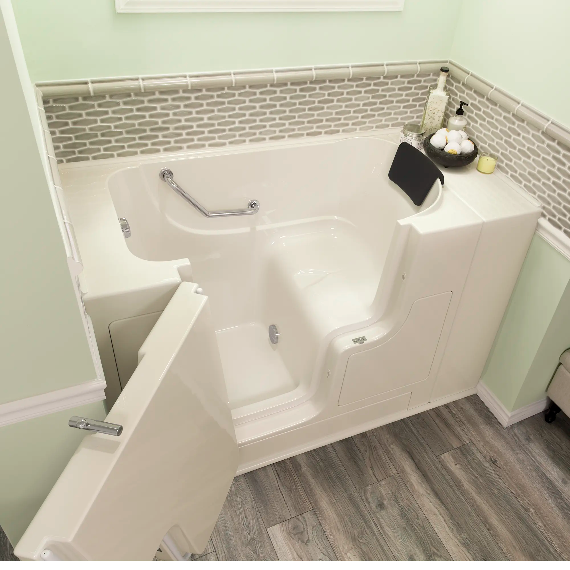 Gelcoat Premium Series 30 x 52 -Inch Walk-in Tub With Soaker System - Left-Hand Drain // LINEN // 170423_3052OD_105_SLL_2017_sq_0_CDNwebp.webp