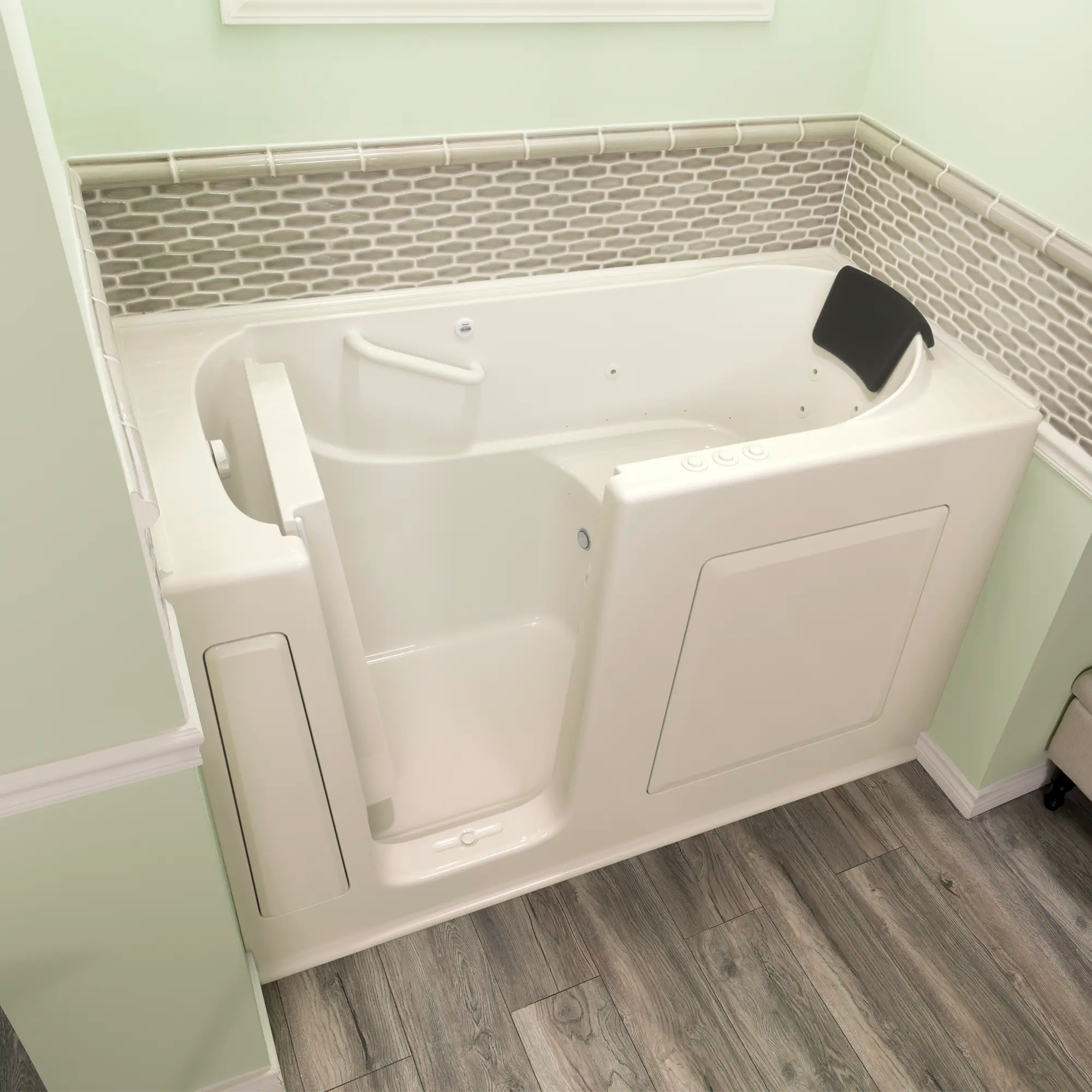 Gelcoat Premium Series 30 x 60 -Inch Walk-in Tub With Combination Air Spa and Whirlpool Systems - Left-Hand Drain // LINEN // 170447_3060_105_CLL_2017_sq_0_CDNwebp.webp