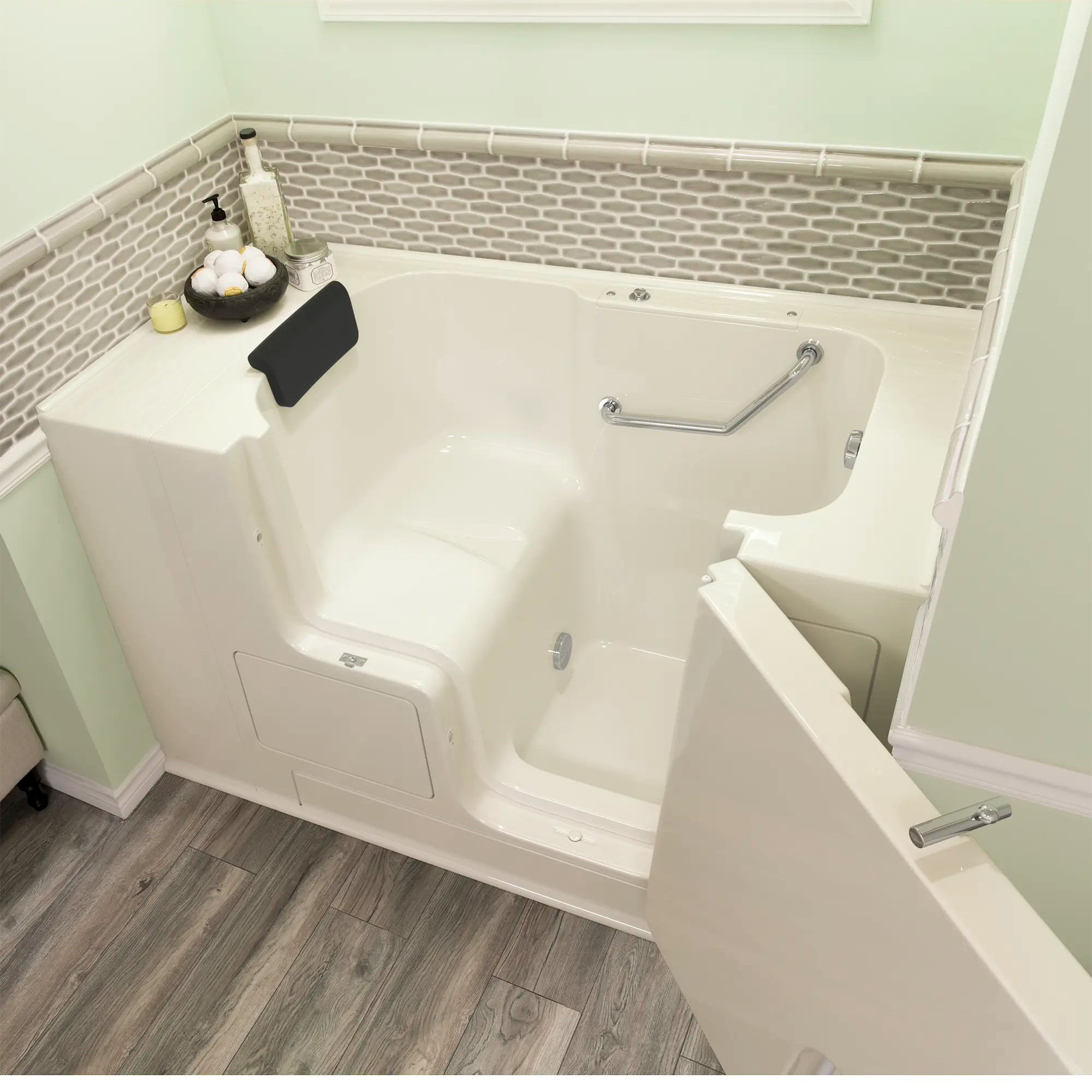 Gelcoat Premium Series 32 x 52 -Inch Walk-in Tub With Soaker System - Right-Hand Drain // LINEN // 170477_3252OD_105_SRL_2017_sq_0_CDNwebp.webp