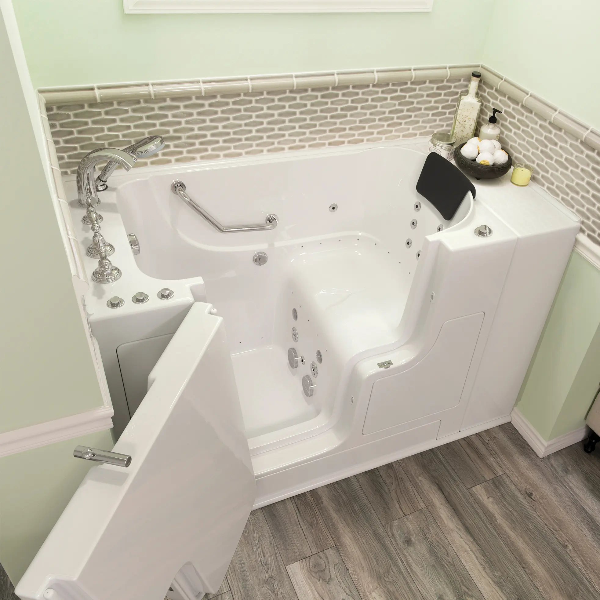 Gelcoat Premium Series 30 x 52 -Inch Walk-in Tub With Combination Air Spa and Whirlpool Systems - Left-Hand Drain With Faucet // WHITE // 171182_3052OD_109_CLW_SSOD5230_LDWH_2017_sq_0_CDNwebp.webp