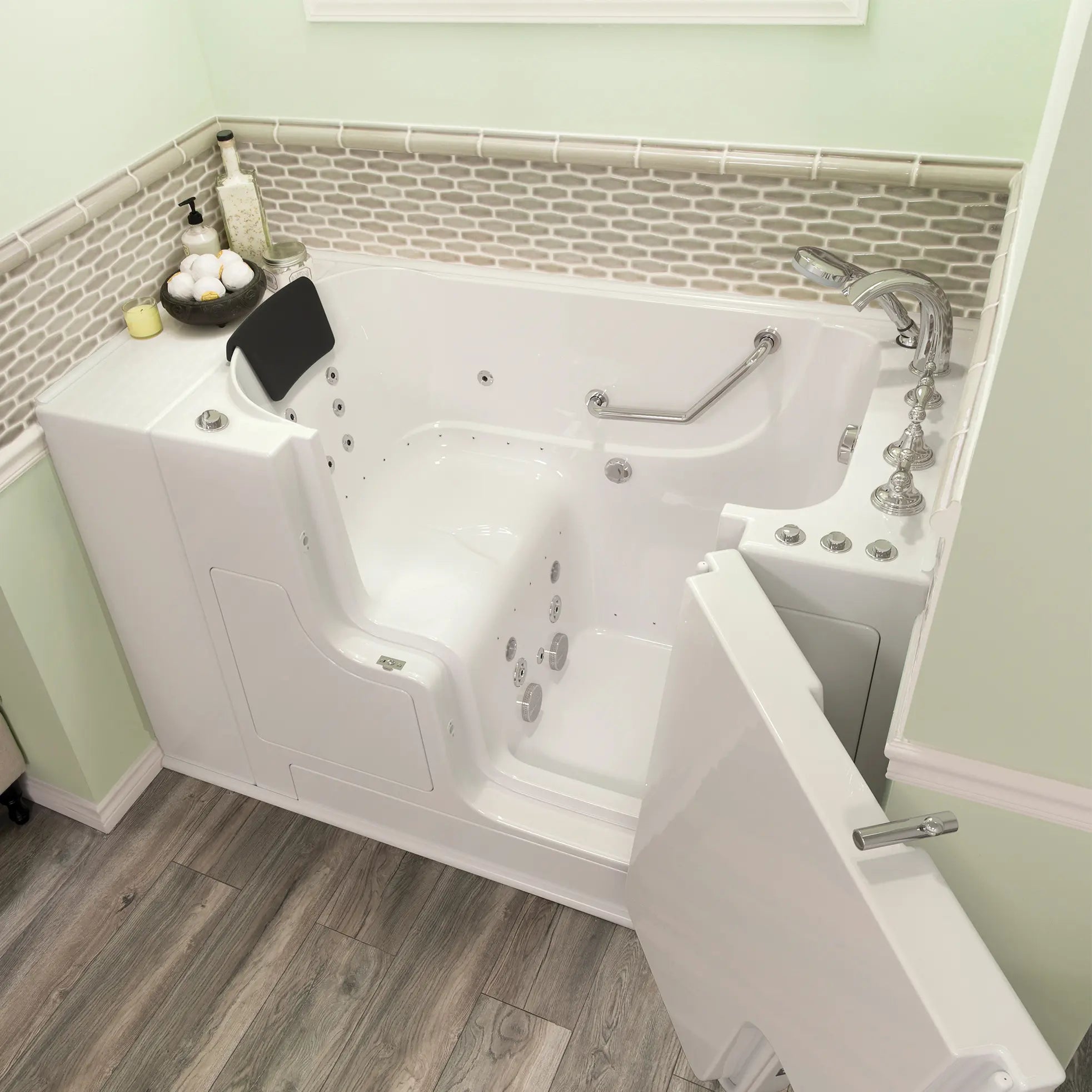 Gelcoat Premium Series 30 x 52 -Inch Walk-in Tub With Combination Air Spa and Whirlpool Systems - Right-Hand Drain With Faucet // WHITE // 171214_3052OD_109_CRW_SSOD5230_RDWH_2017_sq_0_CDNwebp.webp