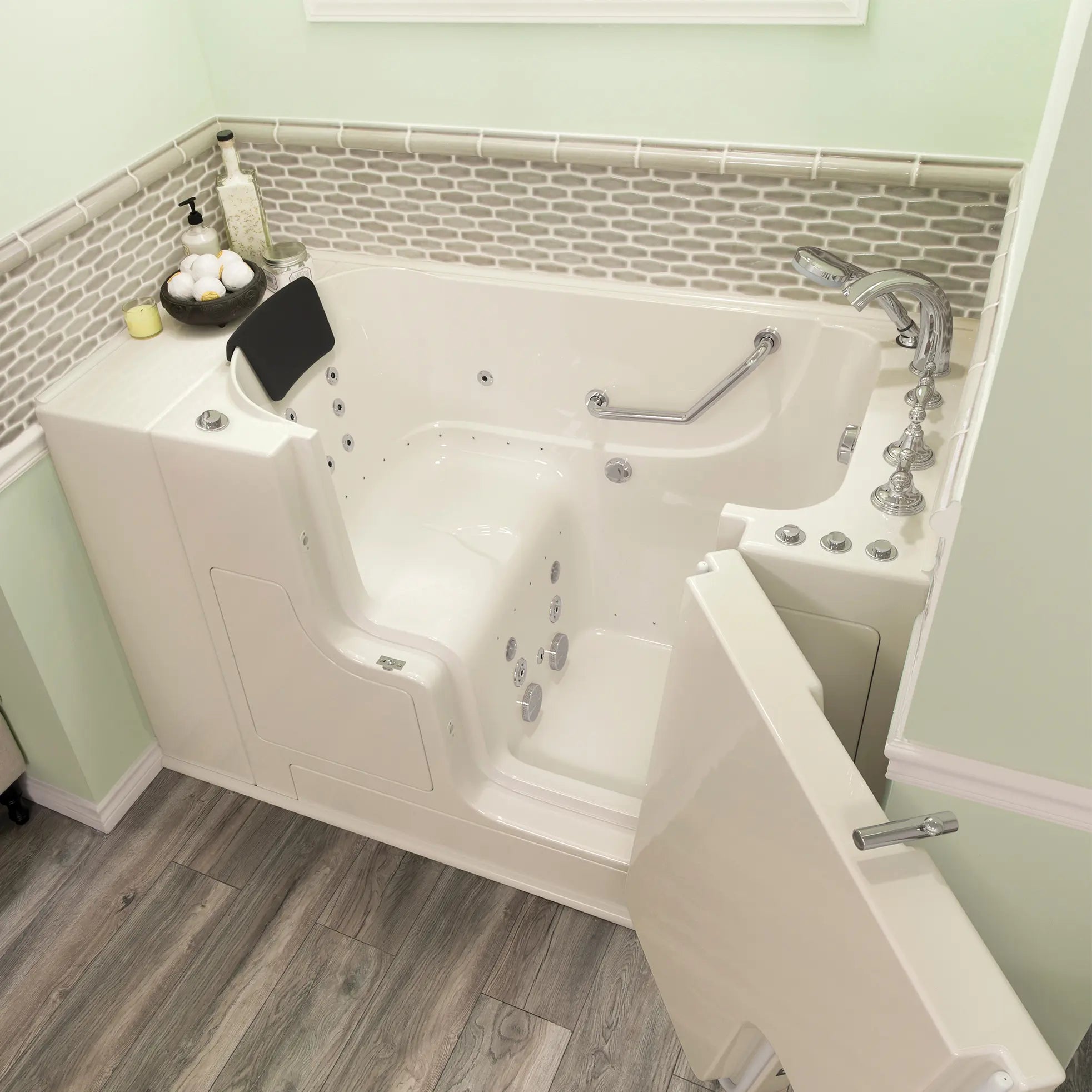 Gelcoat Premium Series 30 x 52 -Inch Walk-in Tub With Combination Air Spa and Whirlpool Systems - Right-Hand Drain With Faucet // LINEN // 171223_3052OD_109_CRL_SSOD5230_RDBC_2017_sq_0_CDNwebp.webp