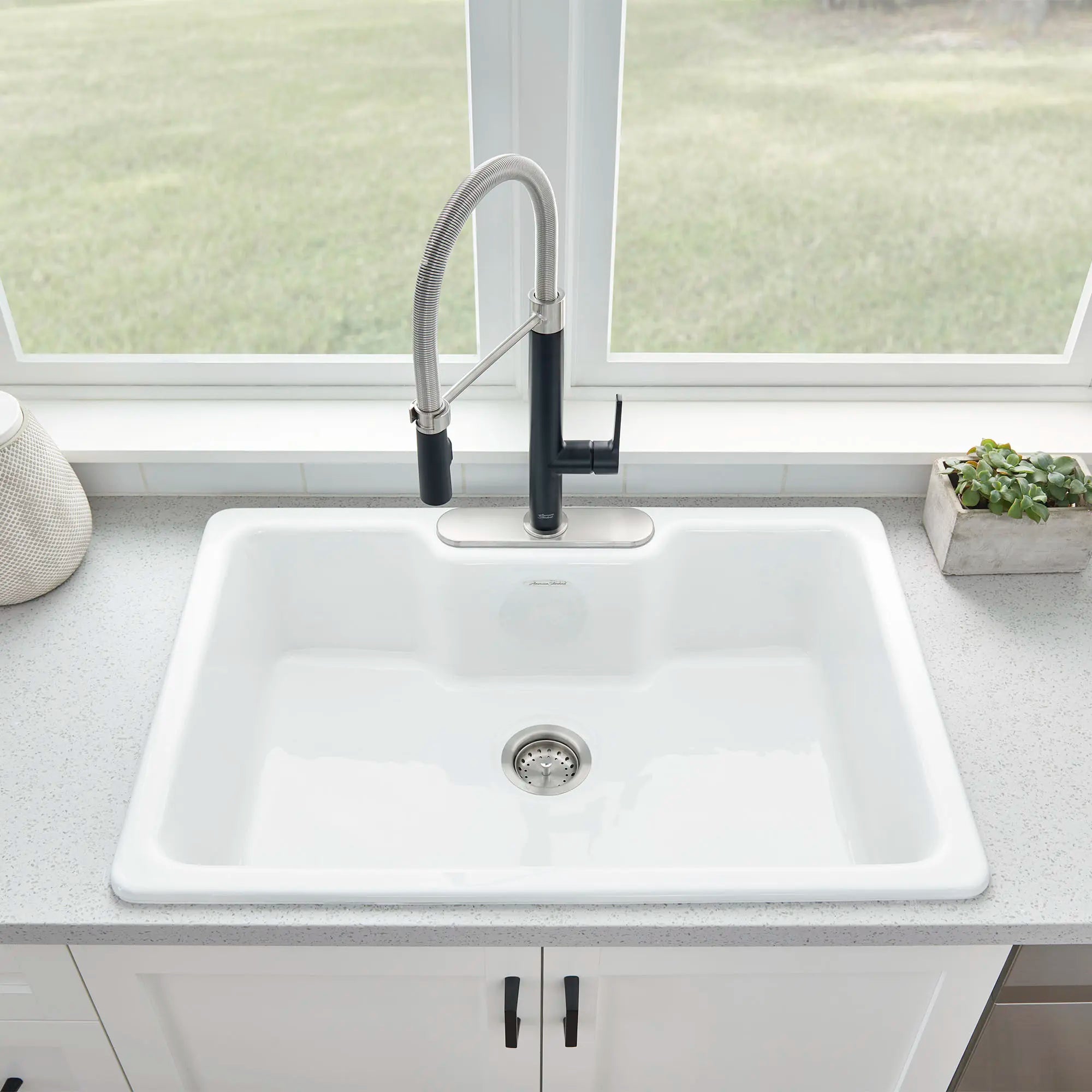 Grayson Semi-Professional Single-Handle Kitchen Faucet // MATTE BLACK // 174056_B-7612350.243_77SB33223.308_1_0_CDNwebp.webp