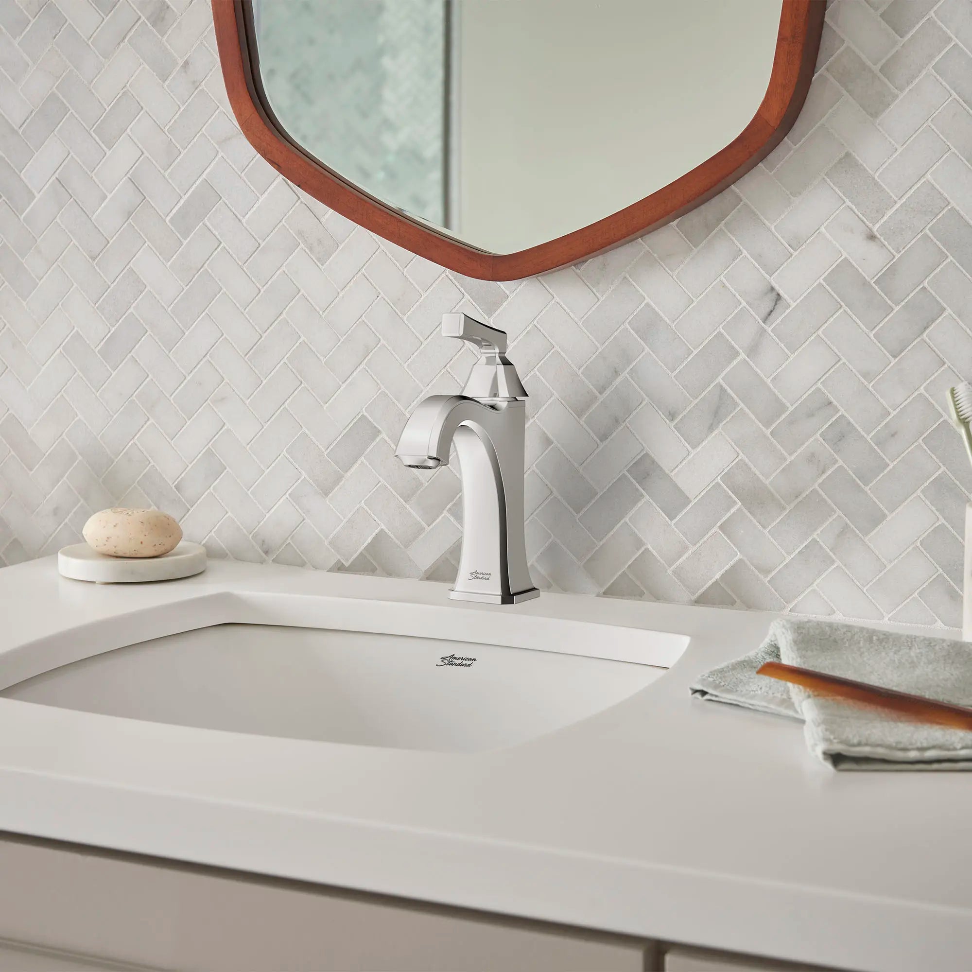 Crawford Single Hole Single-Handle Bathroom Faucet 1.2 gpm/4.5 L/min With Lever Handle // POLISHED CHROME // 174481_B-7612107.002_0_CDNwebp.webp