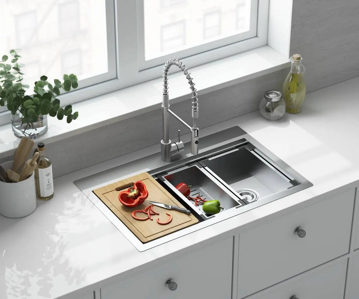 Chive® 33 x 22-Inch Stainless Steel Workstation Kitchen Sink // STAINLESS STEEL // 174632_18SB9332211WS.075_4_0_CDNwebp_e07d6ae8-f140-4dd2-ae53-17d03cab79df.webp