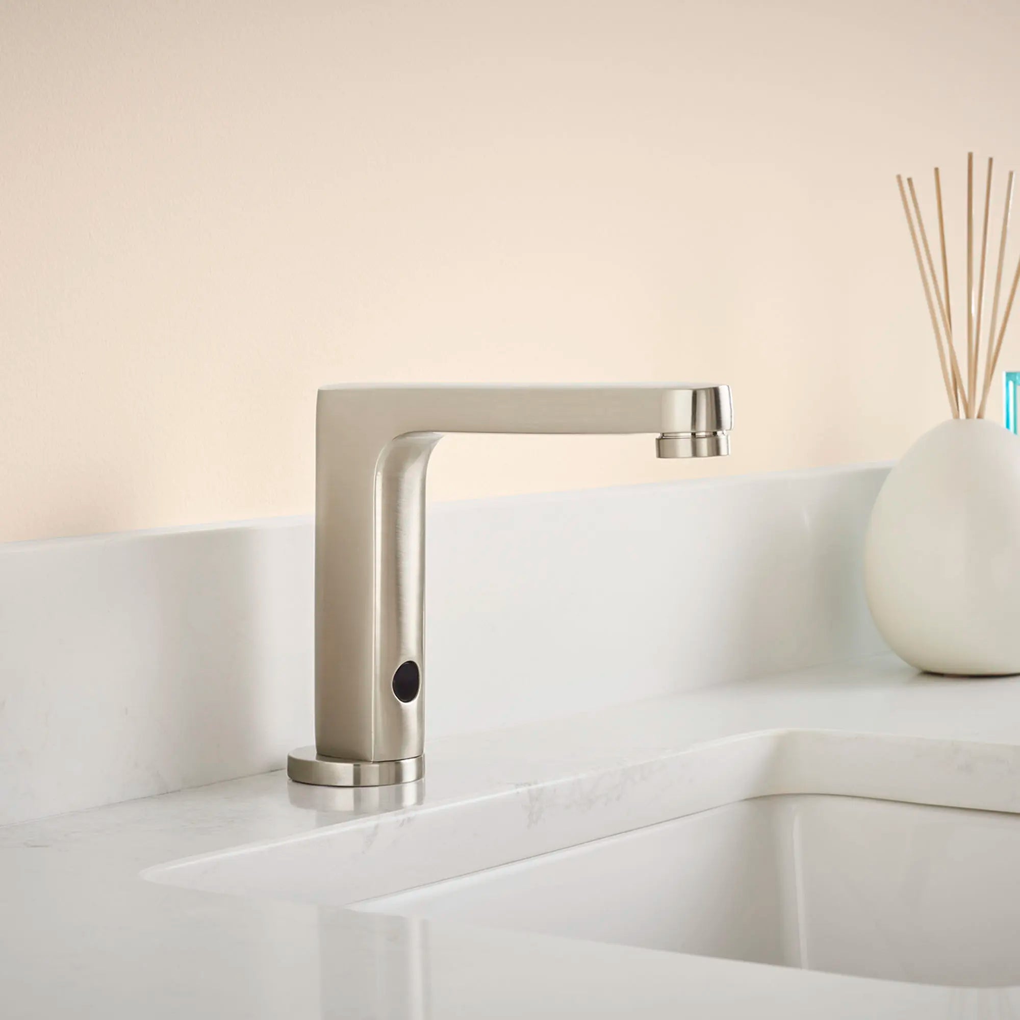Moments® Selectronic® Touchless Faucet, Base Model, 1.5 gpm/5.7 Lpm // BRUSHED NICKEL // 174914_B-250B102.295_0_CDNwebp.webp