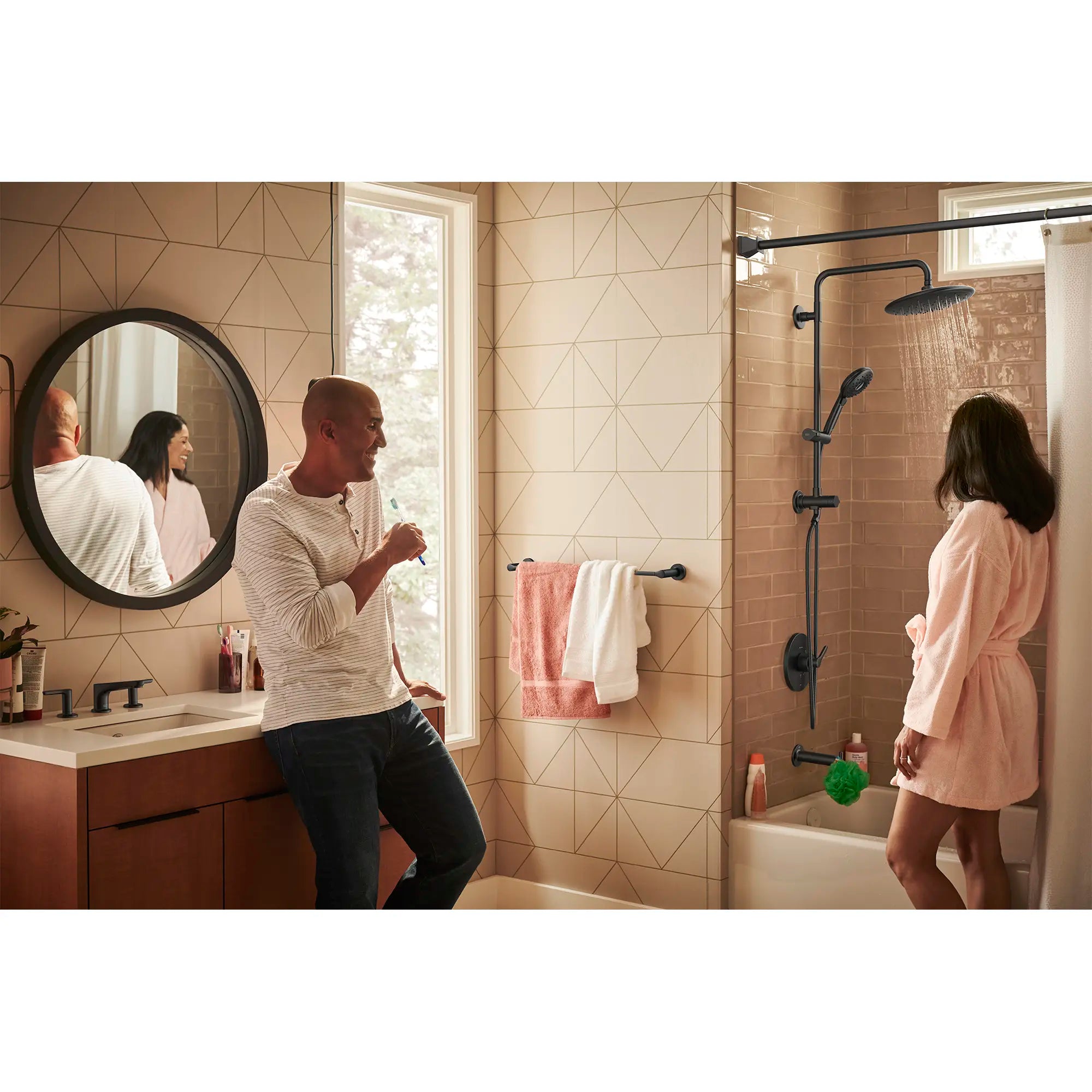 Spectra Versa® 24-Inch 4-Function 1.8 gpm/6.8 L/min Shower System With Rain Showerhead // MATTE BLACK // 187760_Spectra_Lifestyle_1029072430_7105857.243_0001_Oct2023_0_CDNwebp.webp