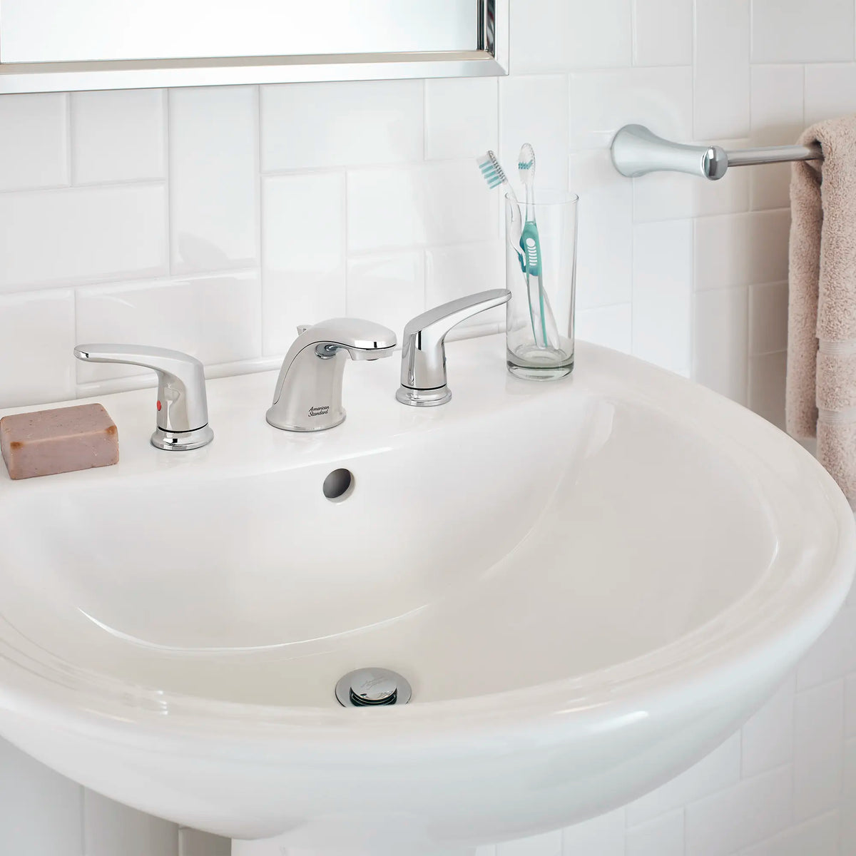 Colo Faucets Colony® PRO 8-Inch Widespread 2-Handle Bathroom Faucet 1.2 gpm/4.5 L/m