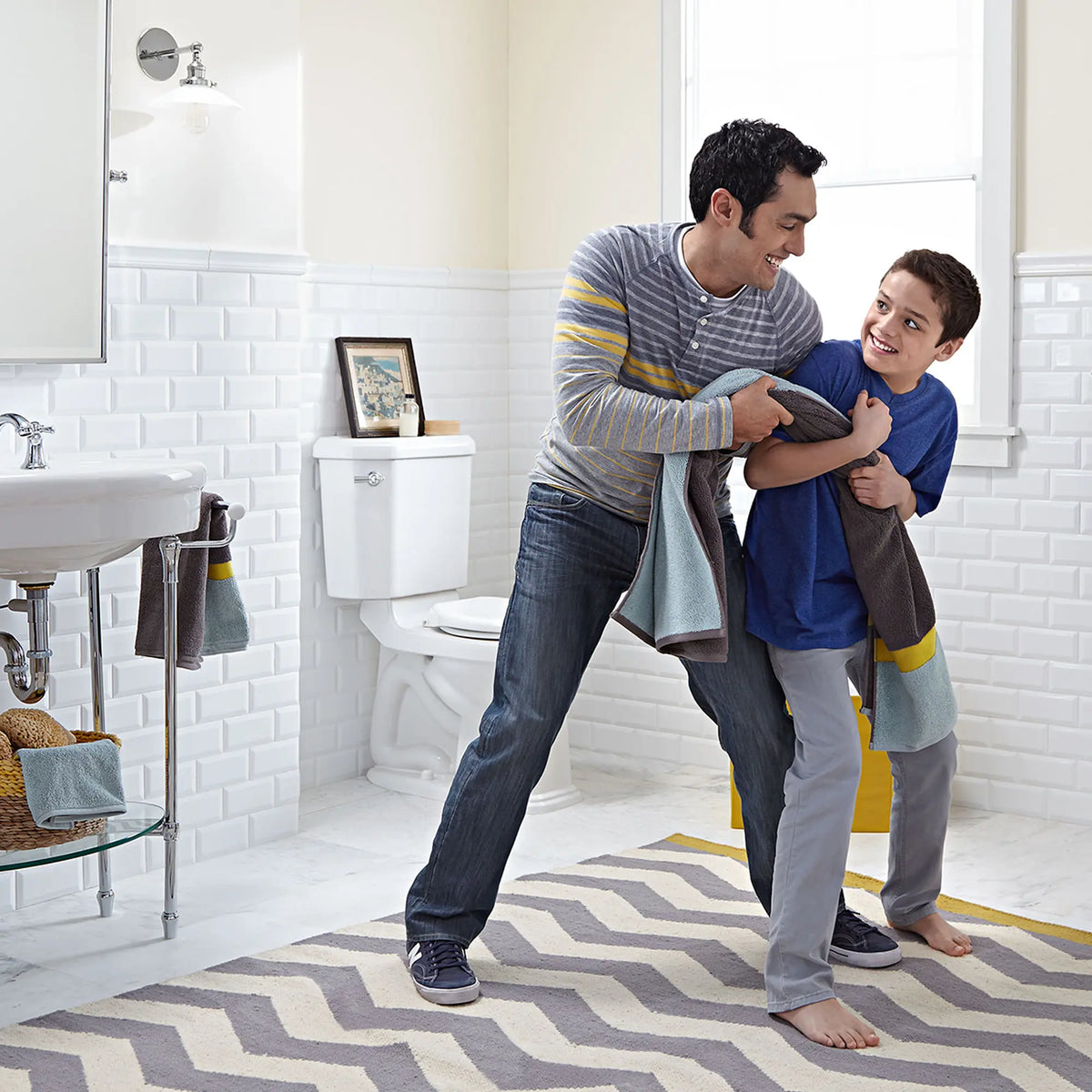 Cadet 4-Inch Centerset Pedestal Sink Top and Leg Combination // WHITE // 259289_L-0236411_1_CDNwebp.webp