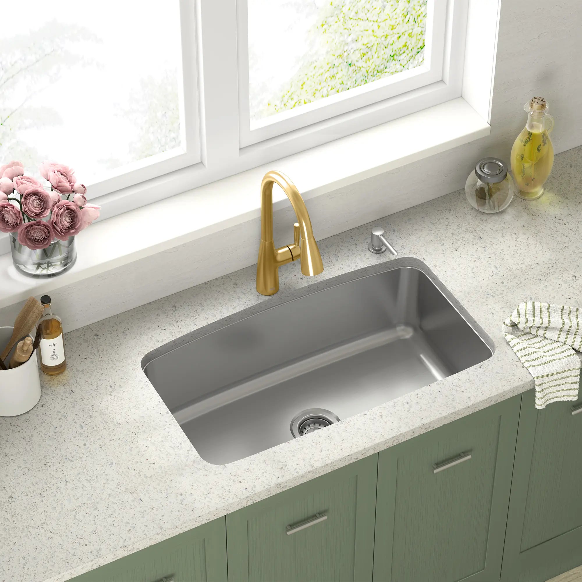 Fairbury® Single-Handle Pull-Down Dual Spray Kitchen Faucet 1.8 gpm/6.8 L/min With Lever Handle // BRUSHED COOL SUNRISE // 263246_Fairbury_EnvironmentCloseUp_7418300GN0_0002_May2025_0_CDNwebp.webp