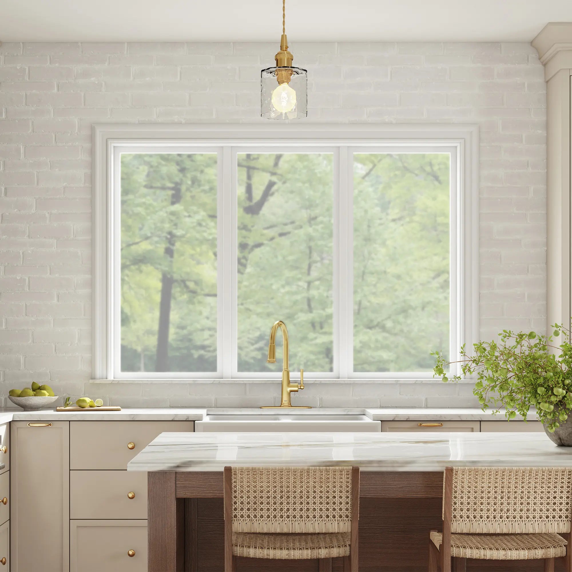 Highgrove Single-Handle Pull-Down 3-Function Kitchen Faucet 1.8 gpm/6.8 L/min with Deck Plate // BRUSHED COOL SUNRISE // 270174_Highgrove_EnvironmentFull_117634GN00_0001_FEBRUARY2025_0_CDNwebp_a83dbc05-ae63-461c-aac6-58e65869c5c5.webp