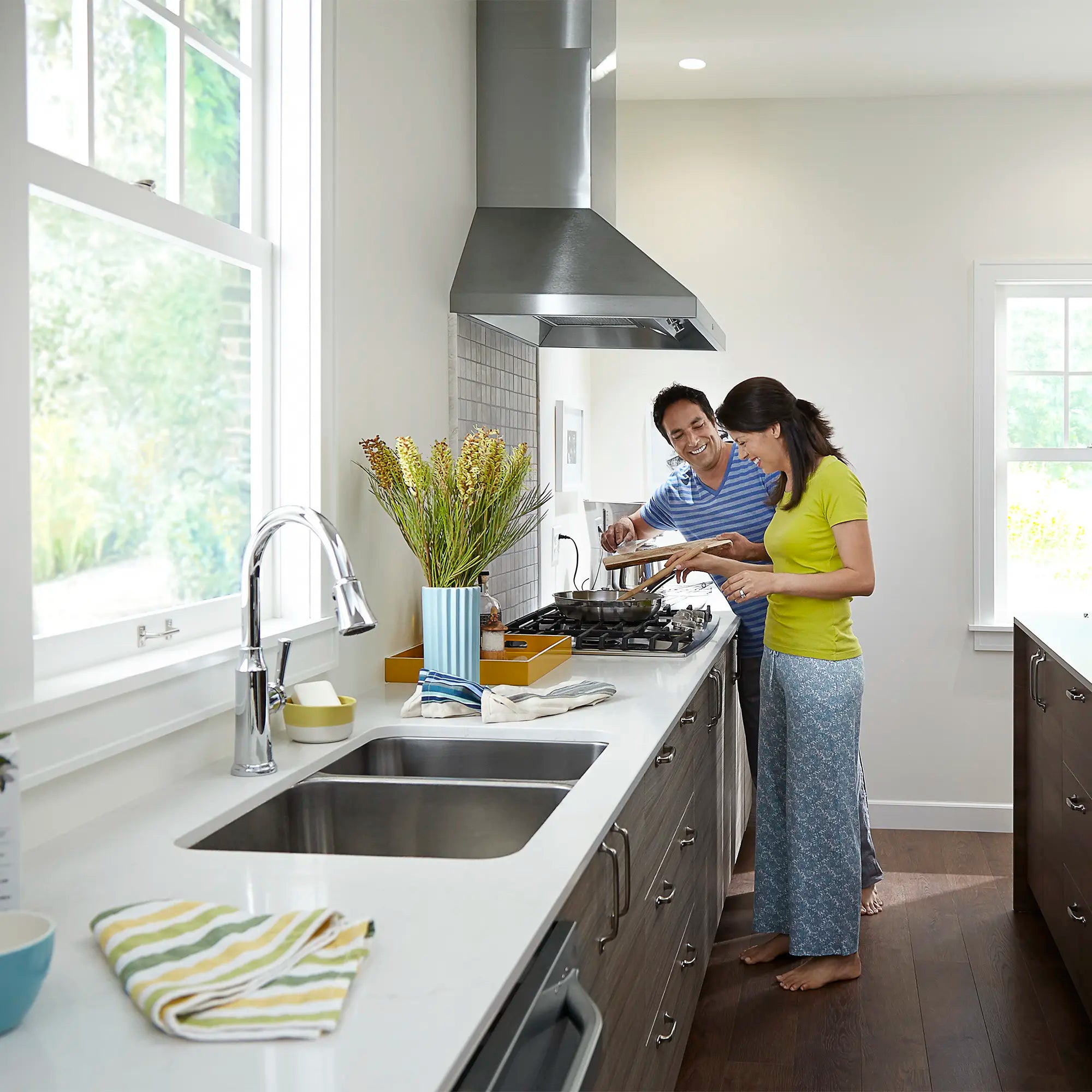 Portsmouth® Single-Handle Pull-Down Dual-Spray Kitchen Faucet 1.8 gpm/6.8 L/min // POLISHED CHROME // 32932_L_4285300002_1_0_CDNwebp.webp