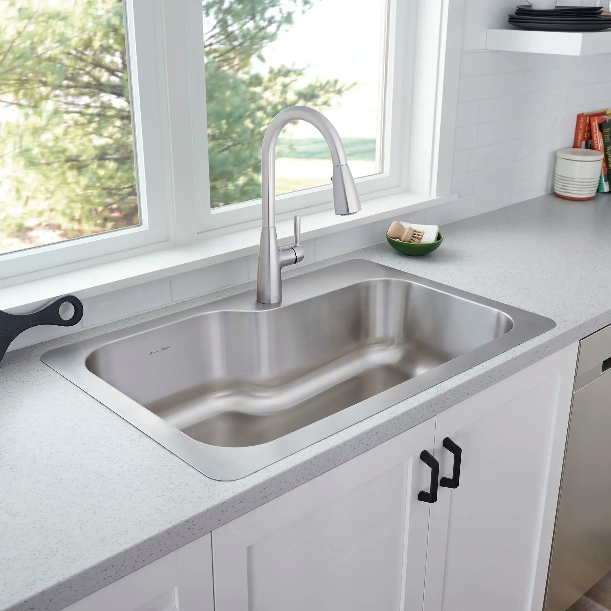 Hillsdale Single-Handle Pull-Down Dual Spray Kitchen Faucet // STAINLESS STEEL // 37512_B-7617300.075_20SB.332211B.075_1_0_CDNwebp_99aa94d6-606c-4c7c-9260-2d674963c927.webp