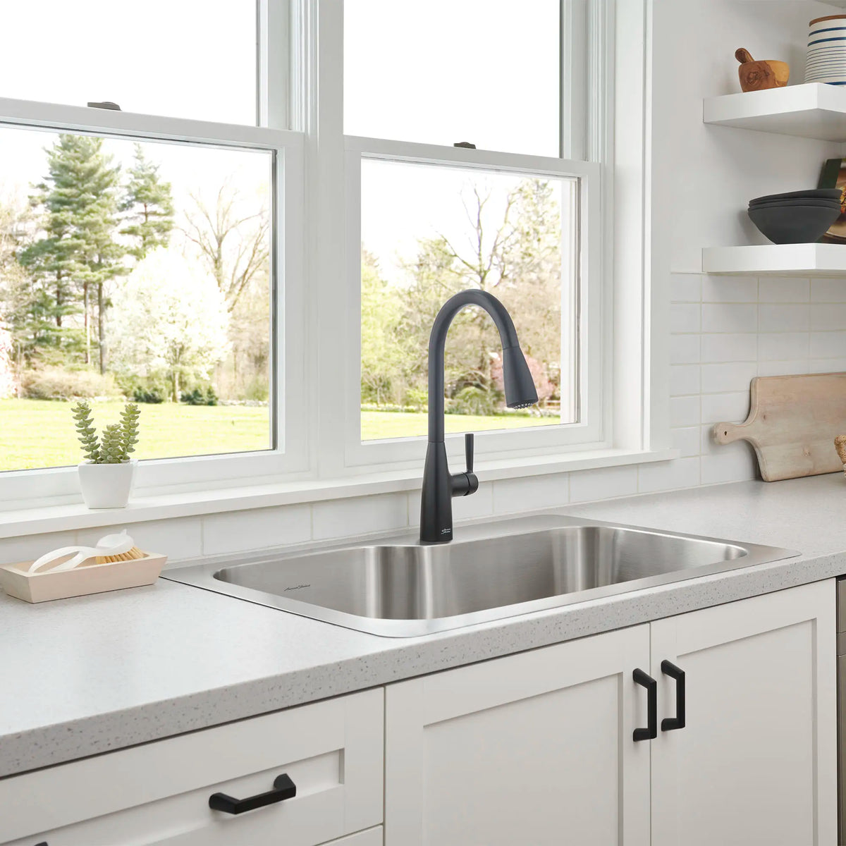 Hillsdale Single-Handle Pull-Down Dual Spray Kitchen Faucet // MATTE BLACK // 37517_B-7617300.243_20SB.332211B.075_1_0_CDNwebp_eb83f146-976e-42a3-9339-95bf75263e01.webp