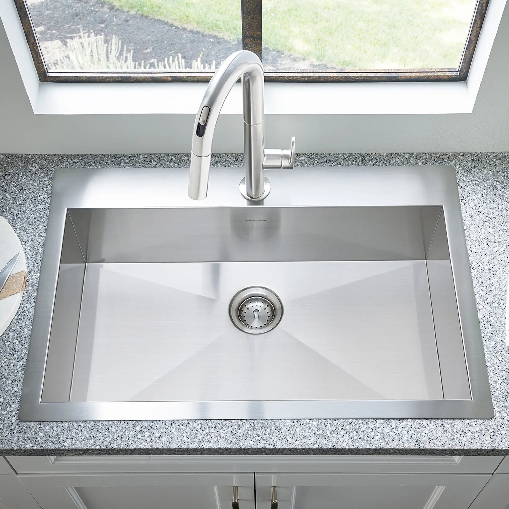 Edgewater® 25 x 22-Inch Stainless Steel 1-Hole Undermount Single-Bowl Kitchen Sink // STAINLESS STEEL // 48071_18SB9252211075_01_0_CDNwebp_546ed202-b119-4bb3-9cc5-057d32642e4d.webp