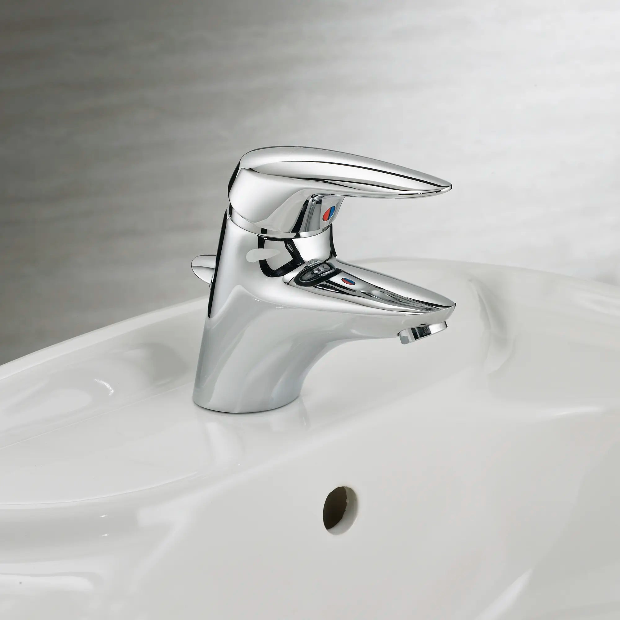 Ceramix Single Hole Single-Handle  Bathroom Faucet 1.2 GPM with Lever Handle // POLISHED CHROME // 48340_2000101002_4_0_CDNwebp.webp