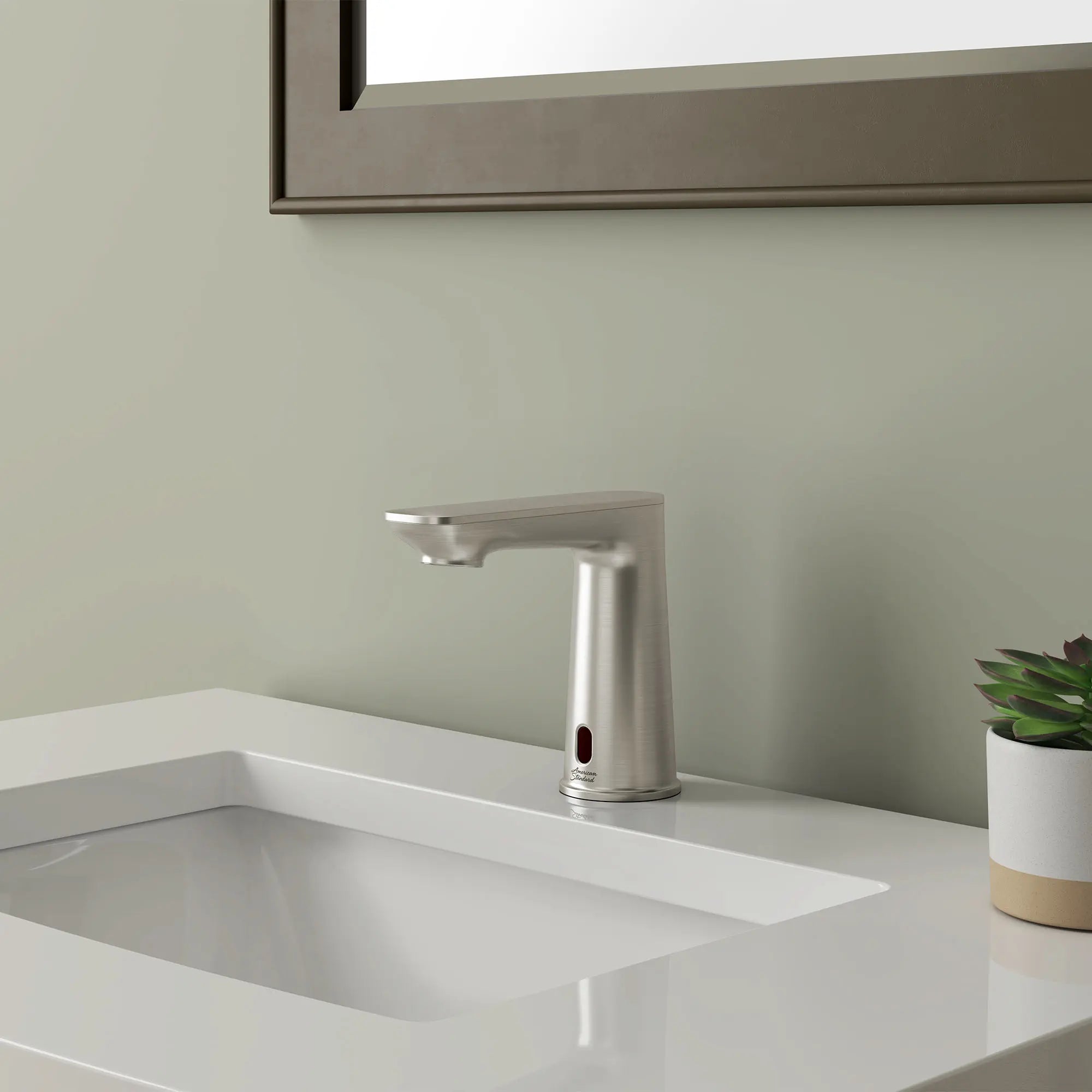 Clean IR Touchless Faucet, Less Mixer, Battery-Powered, 0.5 gpm/1.9 Lpm // BRUSHED NICKEL // 57996_7020105.295_0_CDNwebp.webp