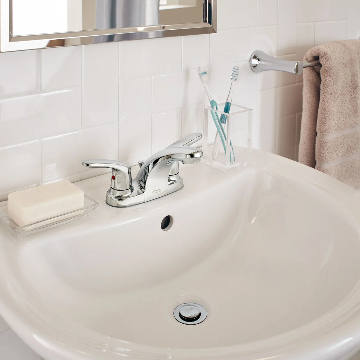 Colony® PRO 4-Inch Centerset 2-Handle Bathroom Faucet 1.0 gpm/3.8 Lpm With Lever Handles // POLISHED CHROME // 58796_7075200002_7075200F10002_7075200NJ002_7075202002_7075205002_0_CDNwebp_e8b64553-c4fb-4689-bcf5-0a8271e76c2c.webp