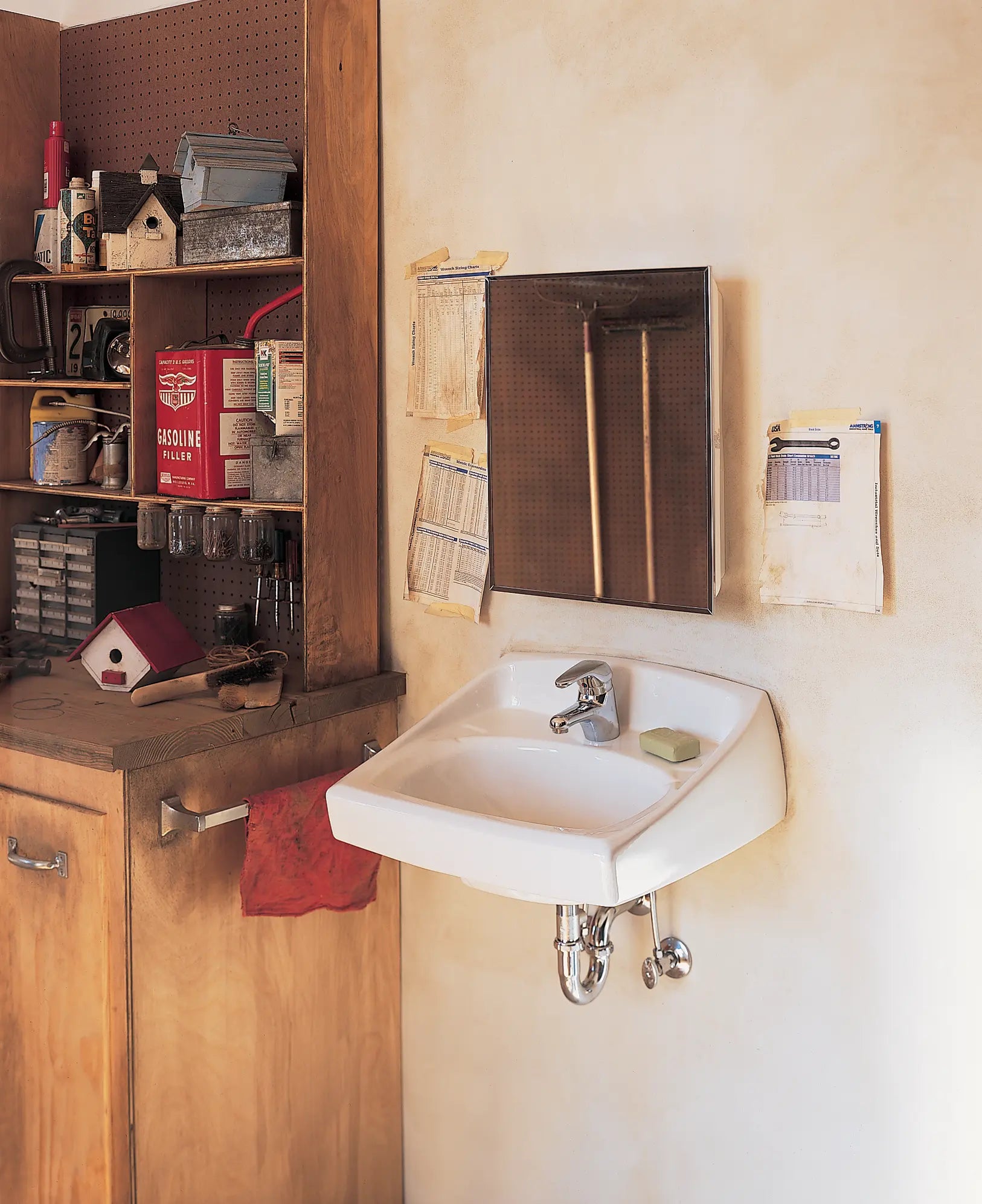 Lucerne® Wall-Hung Sink With Center Hole Only // WHITE // 65609_B_0356421020_CDNwebp.webp