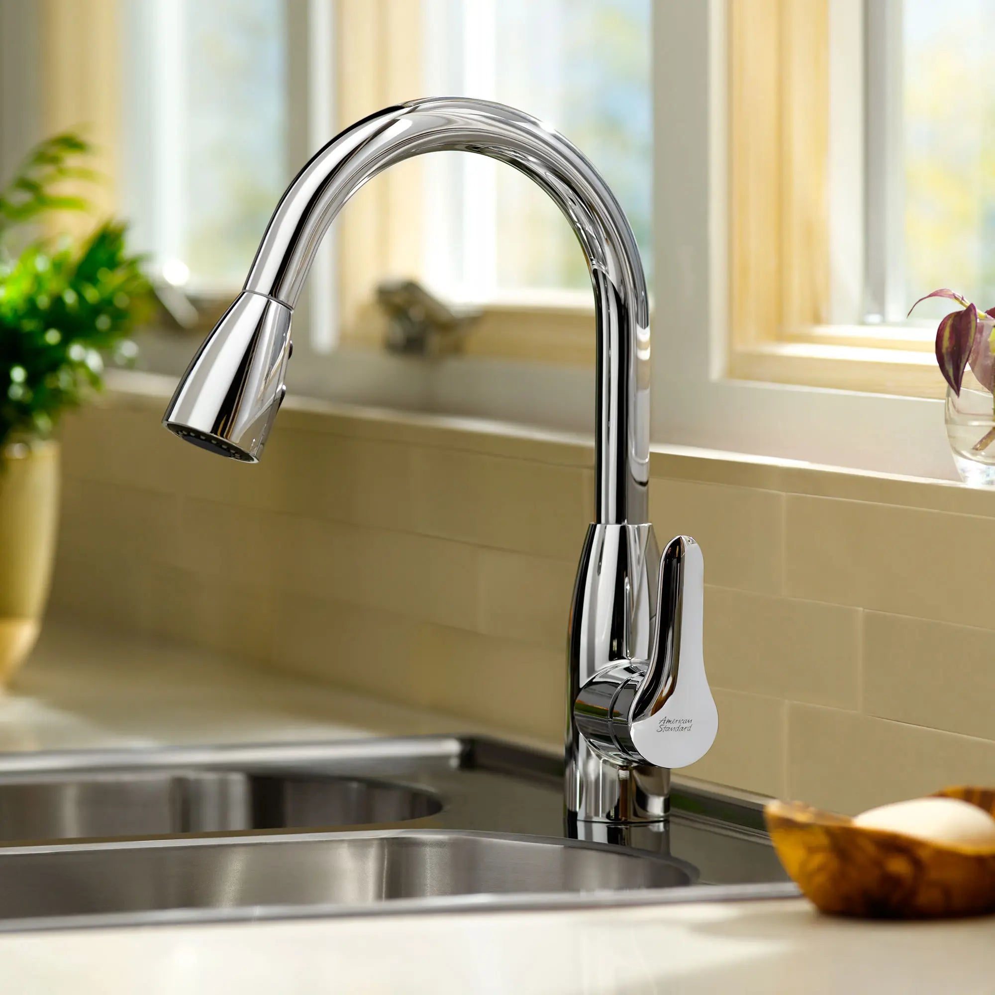 Colo Faucets Colony® Soft Single-Handle Pull-Down Dual-Spray Kitchen Faucet 2.2 gpm
