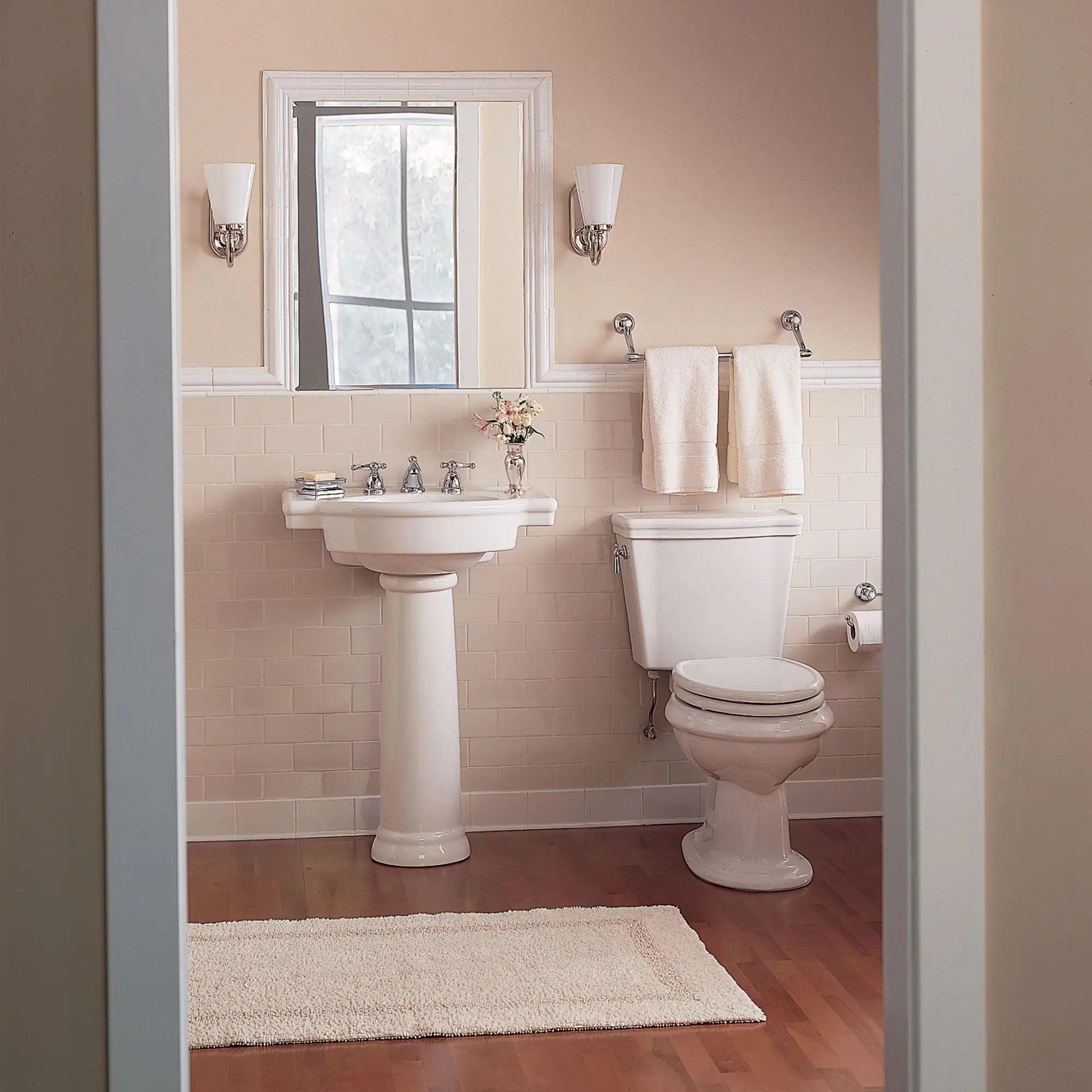 Retrospect® 8-Inch Widespread Pedestal Sink Top and Leg Combination // WHITE // 67136_B-0282800020_02__1__CDNwebp.webp