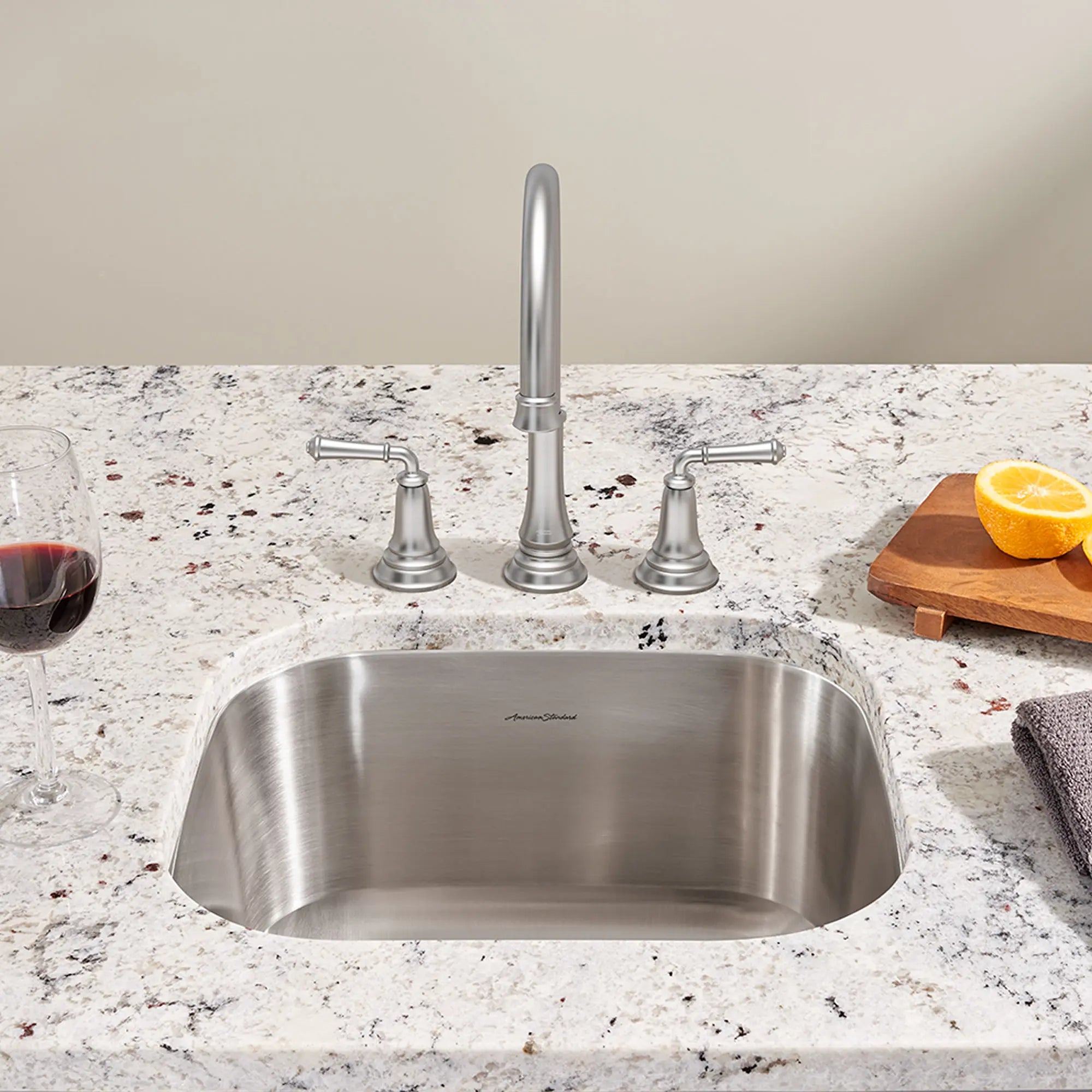 Portsmouth® 18 x 16-Inch Stainless Steel Undermount Single-Bowl Kitchen Sink // STAINLESS STEEL // 69016_B-18SB9181600S_CDNwebp.webp