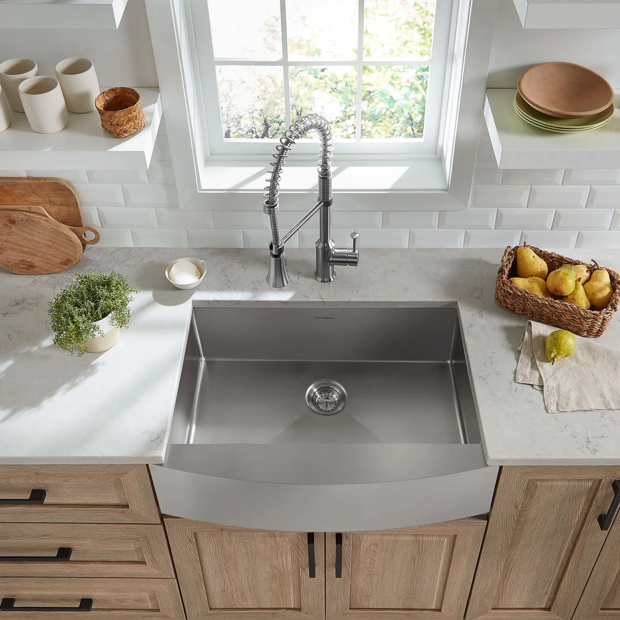 Pekoe® 30 x 22-Inch Stainless Steel Single-Bowl Farmhouse Kitchen Sink // STAINLESS STEEL // 69305_B-18SB9302200A075_No_Grid_CDNwebp.webp