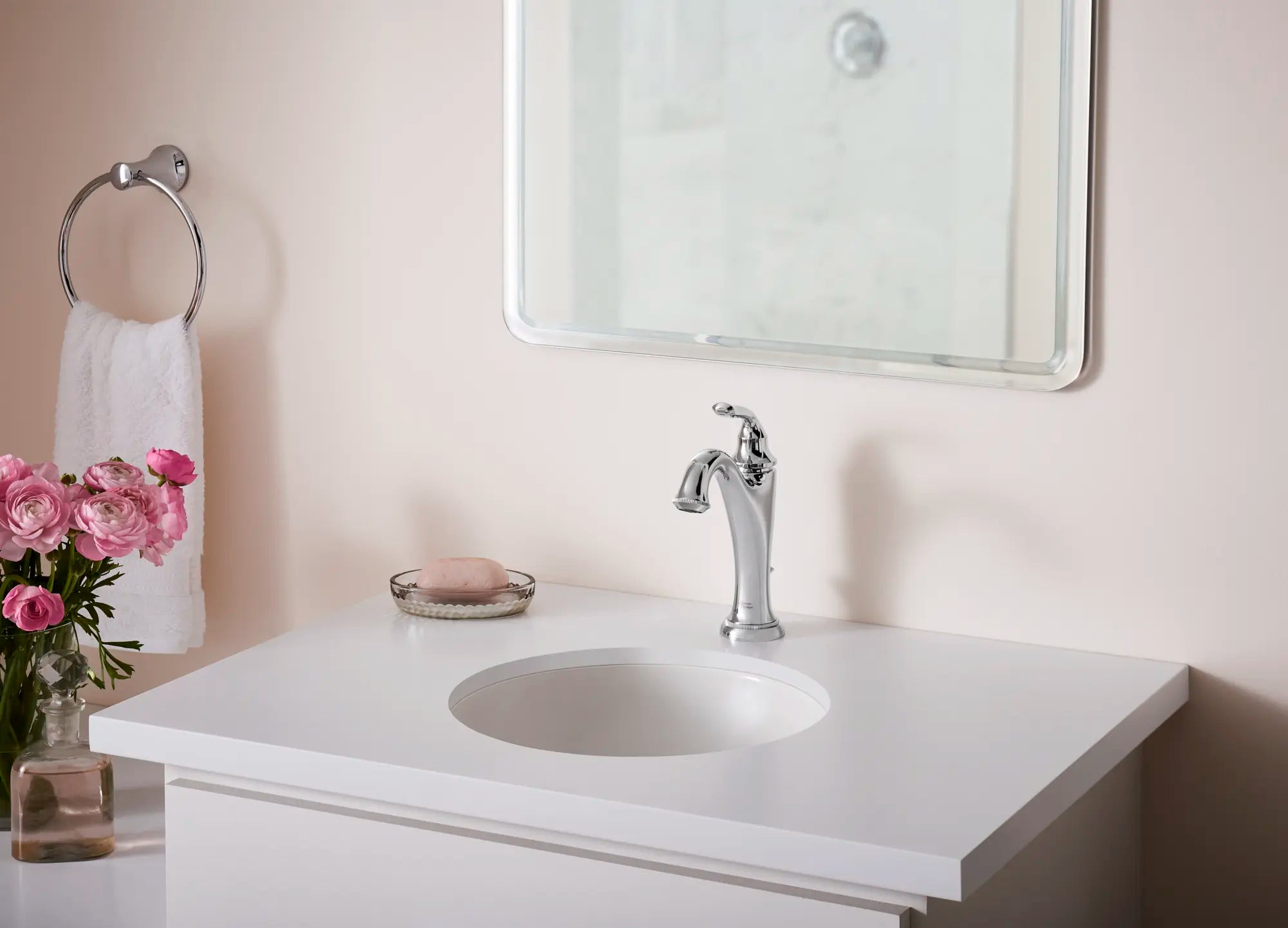 Patience® Single Hole Single-Handle Bathroom Faucet 1.2 gpm/4.5 L/min With Lever Handle // POLISHED CHROME // 76785_B-7106101002_1__CDNwebp.webp